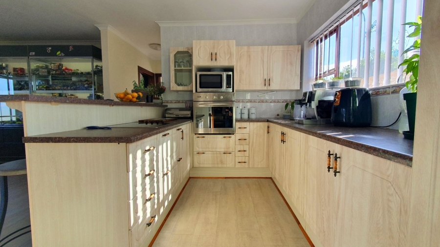 3 Bedroom Property for Sale in Dana Bay Western Cape
